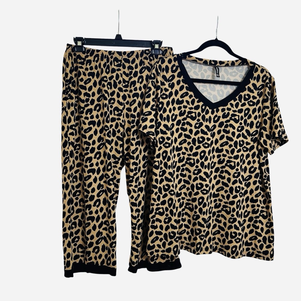 Women's Leopard Print 2-Piece Pajama Set Sz XL Capri Pants Pockets Black Trim PJ